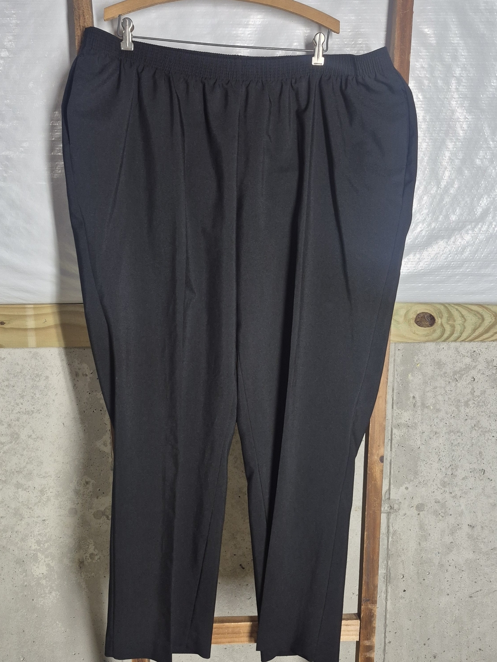 Womems Black Elastic-Waist Dress Pants Size 24w